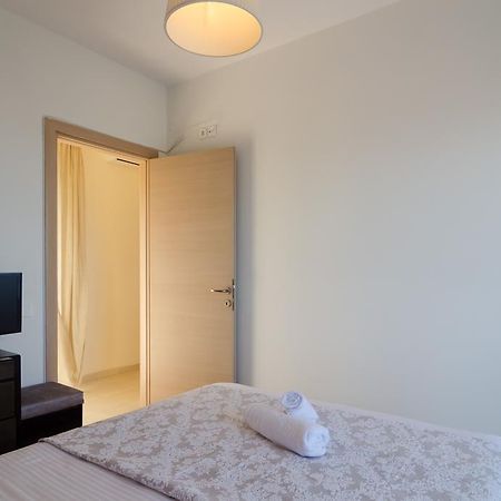 White Rose Villa Kриопиги Екстериор снимка
